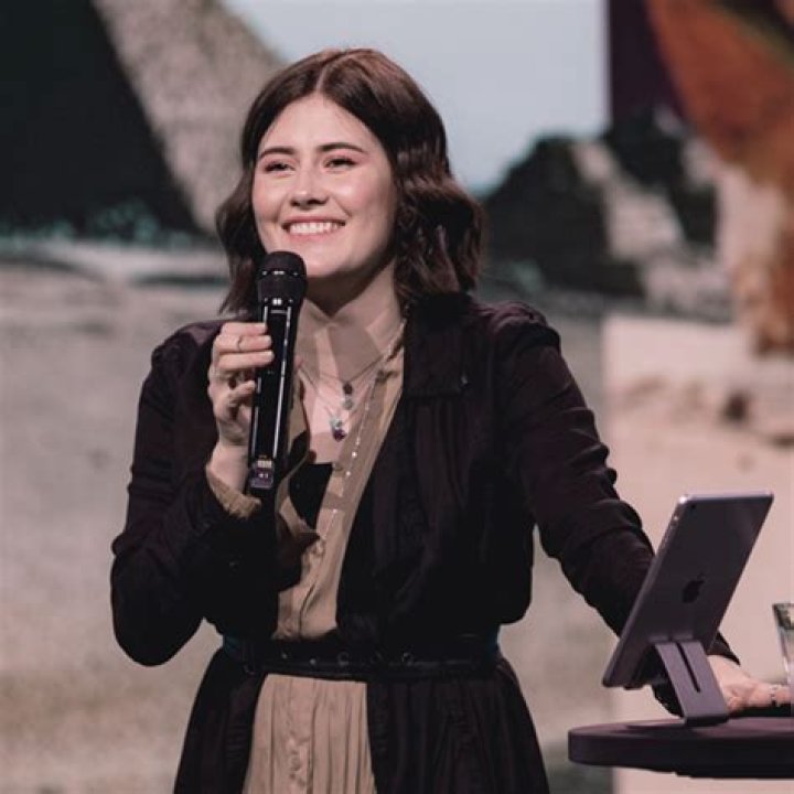 Christy Corson (Estrella de Instagram) - Edad, cumpleaños, biografía, hechos, familia, patrimonio neto, altura y más