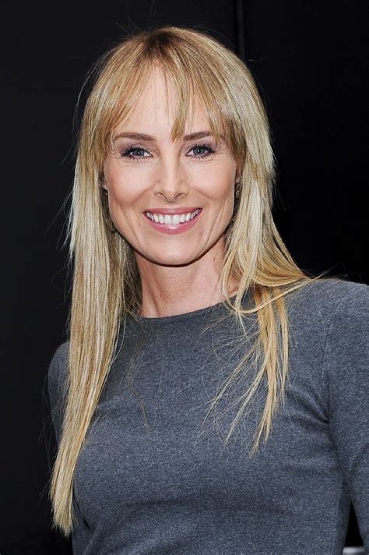 How tall is Chynna Phillips