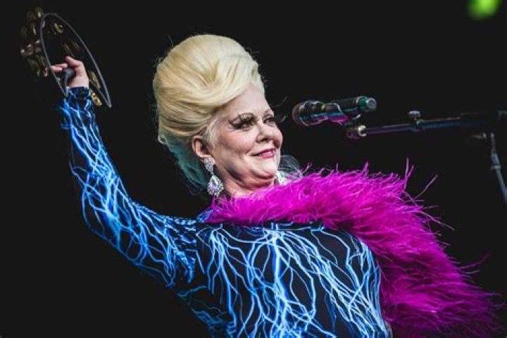 Cindy Wilson (Pop Singer) - Age, Birthday, Bio, Facts, Family, Net Worth, Height & More