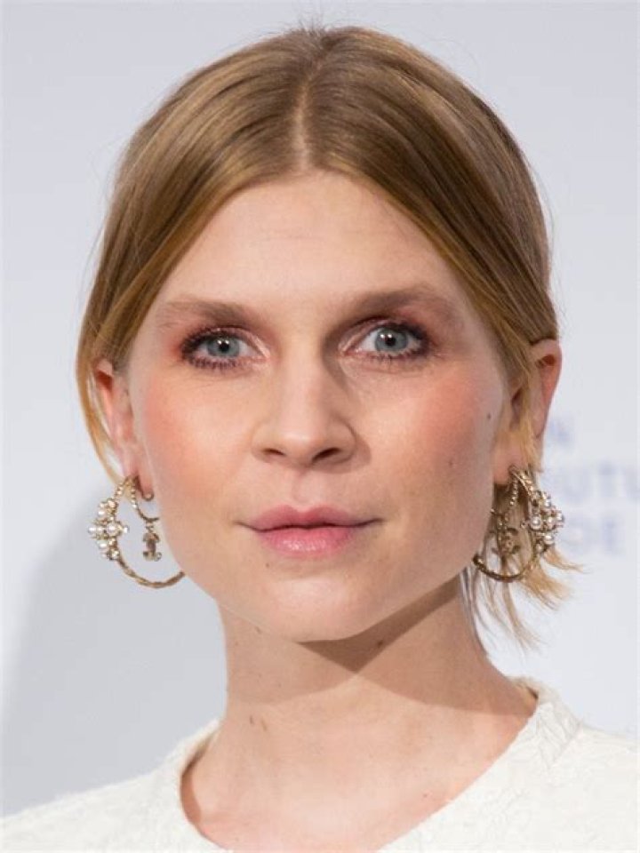 Clémence Poésy – Celebsgraphy