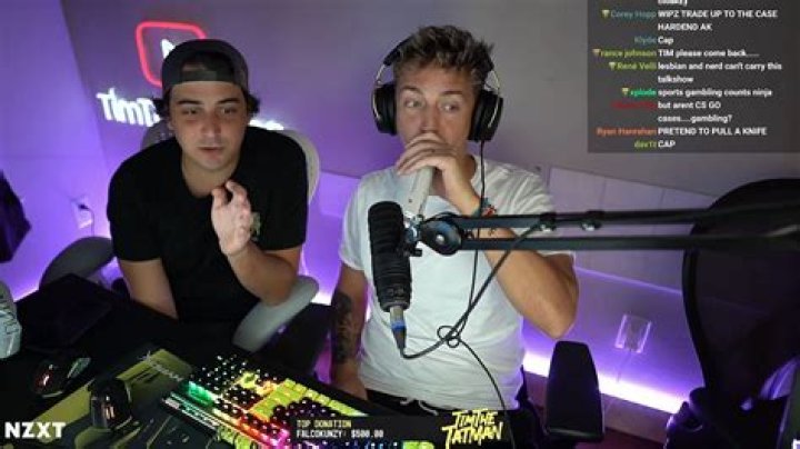 Cloakzy (Twitch Star) - Age, Birthday, Bio, Facts, Family, Net Worth, Height & More