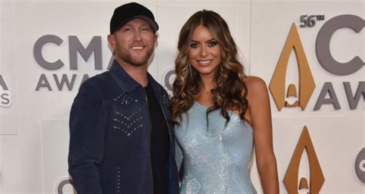 
Cole Swindell Girlfriend 2022 Does Cole Swindell Have A Girlfriend 