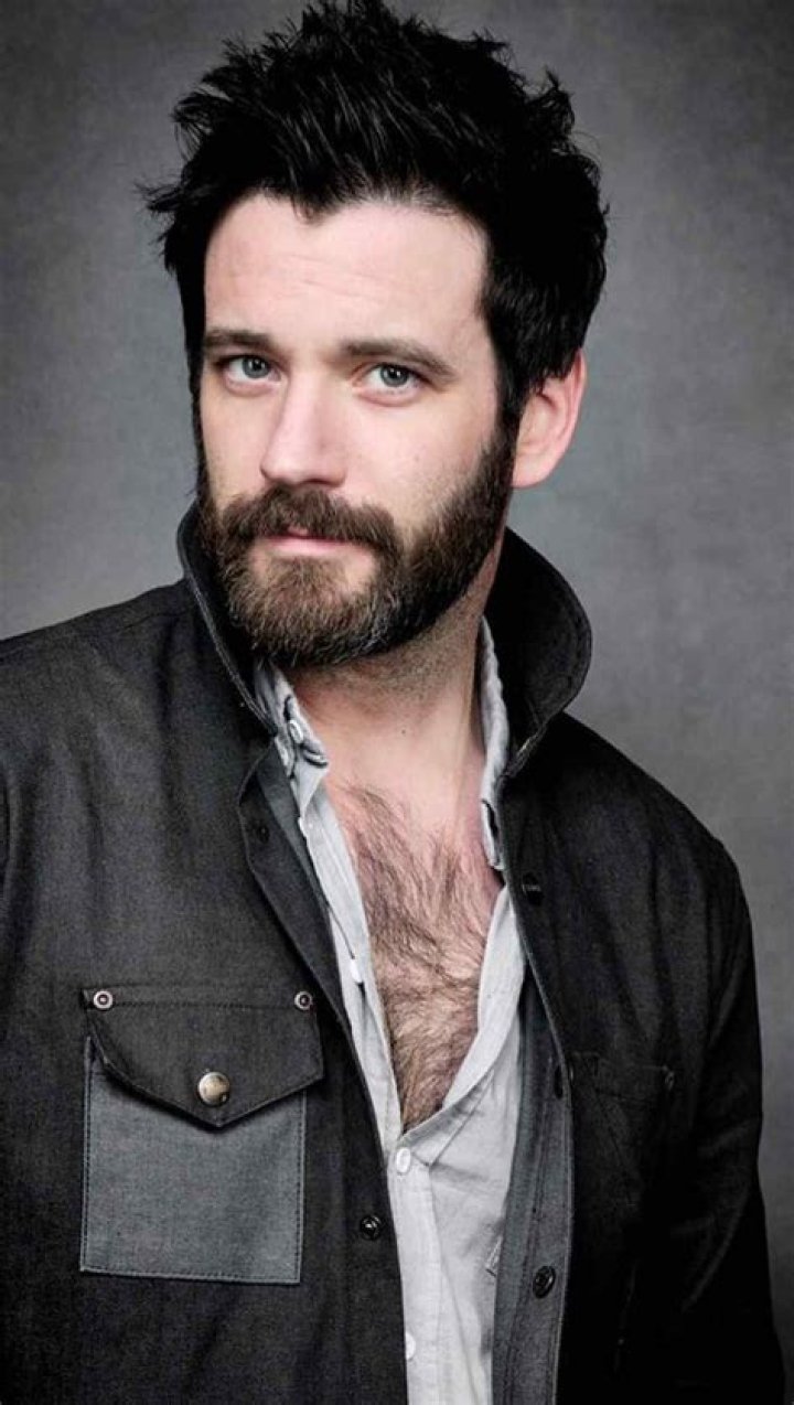 Colin Donnell Biography, Age, Height, Wife, Net Worth, Family