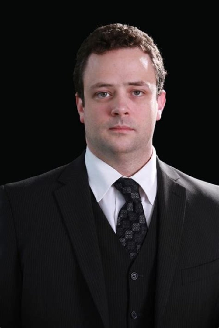 Conor Holmes Biography, Age, Height, Wife, Net Worth, Family