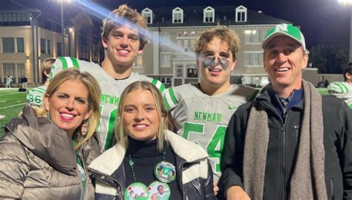 
Cooper Manning’s Relationship 