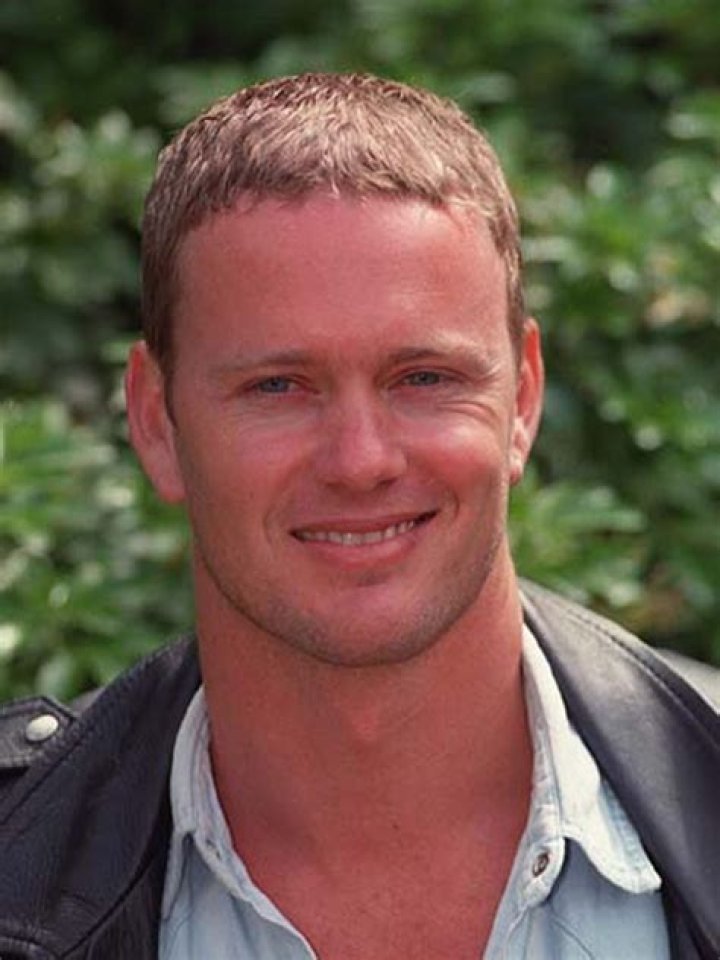 Craig McLachlan (TV Actor) - Age, Birthday, Bio, Facts, Family, Net Worth, Height & More