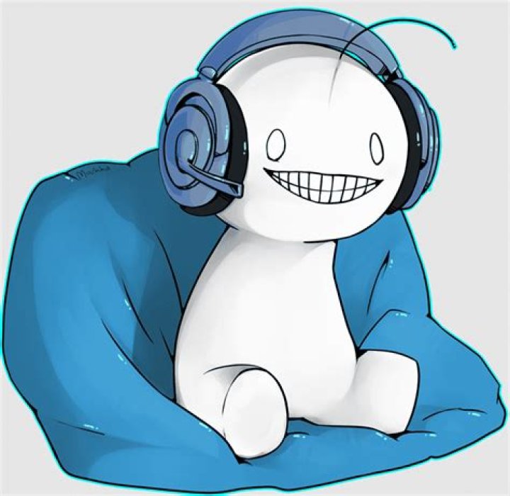 Cryaotic (YouTube Star) - Age, Birthday, Bio, Facts, Family, Net Worth, Height & More