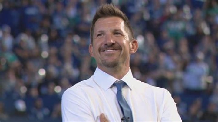 Dallas Clark Biography, Age, Height, Wife, Net Worth, Family