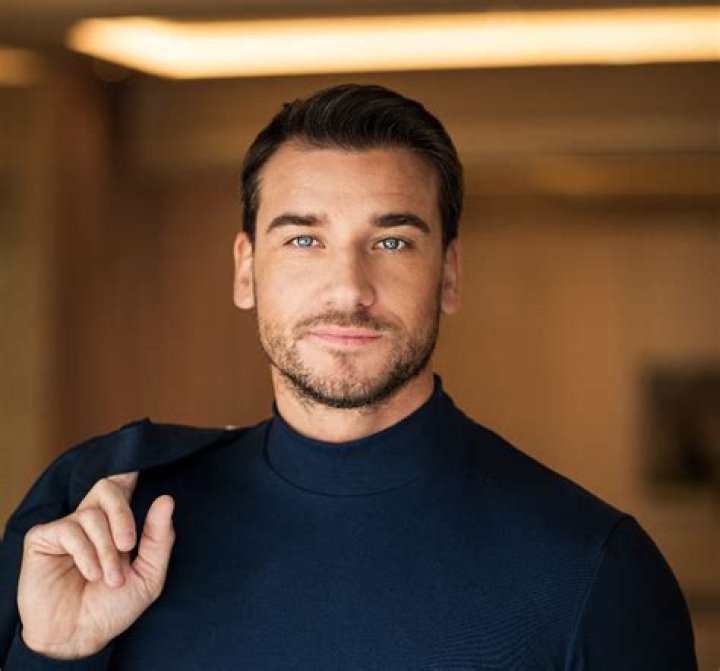 Damiano Carrara (Chef) - Age, Birthday, Bio, Facts, Family, Net Worth, Height & More