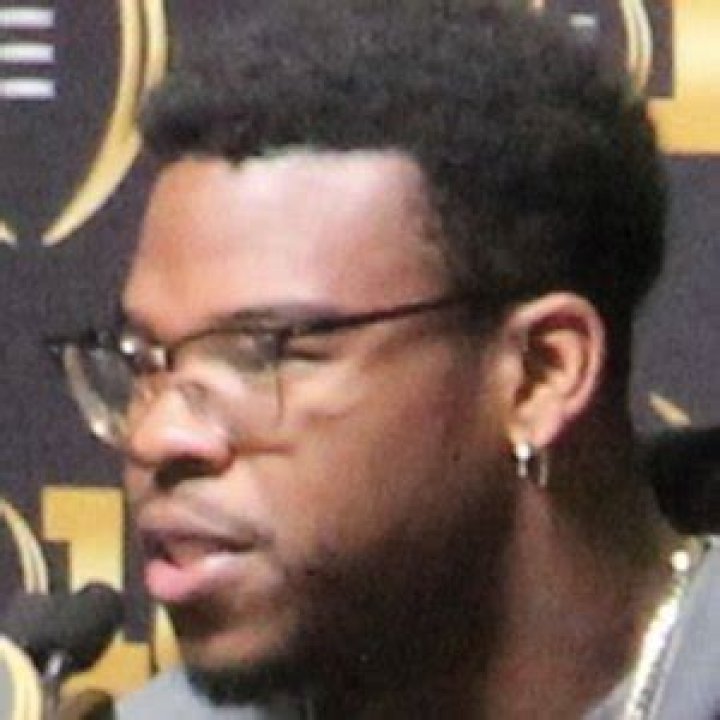 Damien Harris (Football Player) - Age, Birthday, Bio, Facts, Family, Net Worth, Height & More