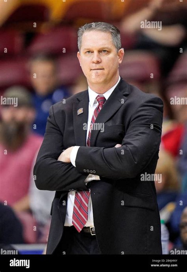 Dan Earl Biography, Age, Height, Wife, Net Worth, Family