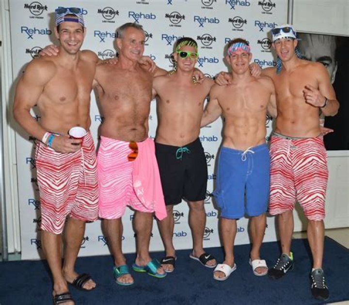 Dan Gronkowski Biography, Age, Height, Wife, Net Worth, Family