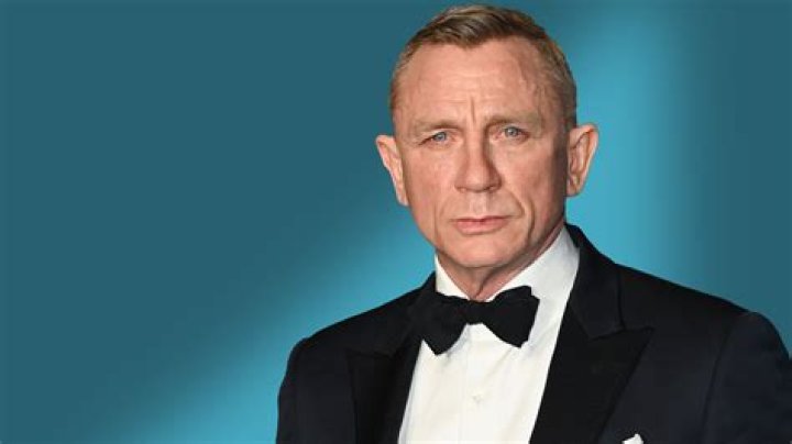 How tall is Daniel Craig