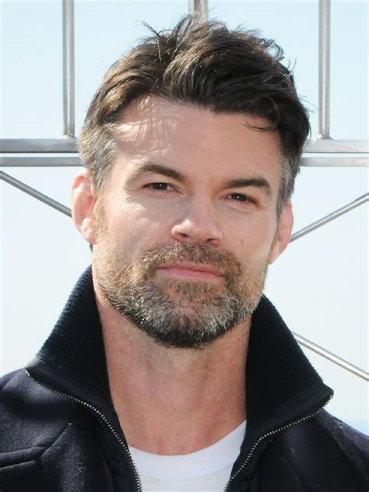 Daniel Gillies Biography, Age, Height, Wife, Net Worth, Family