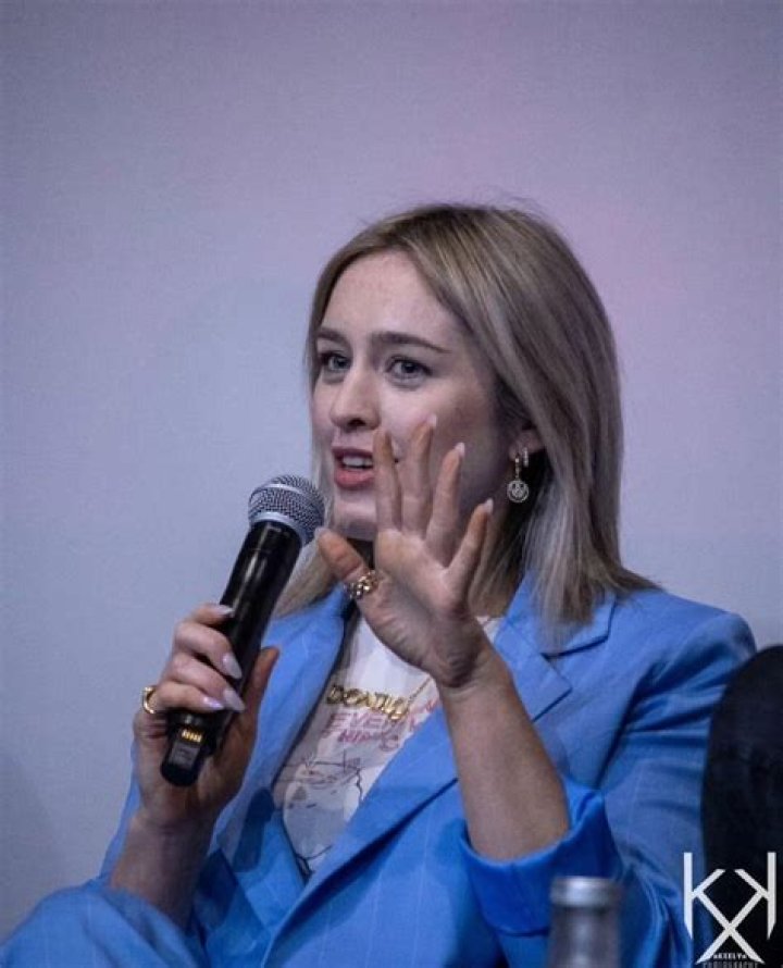 Danielle Galligan (TV Actress) - Age, Birthday, Bio, Facts, Family, Net Worth, Height & More