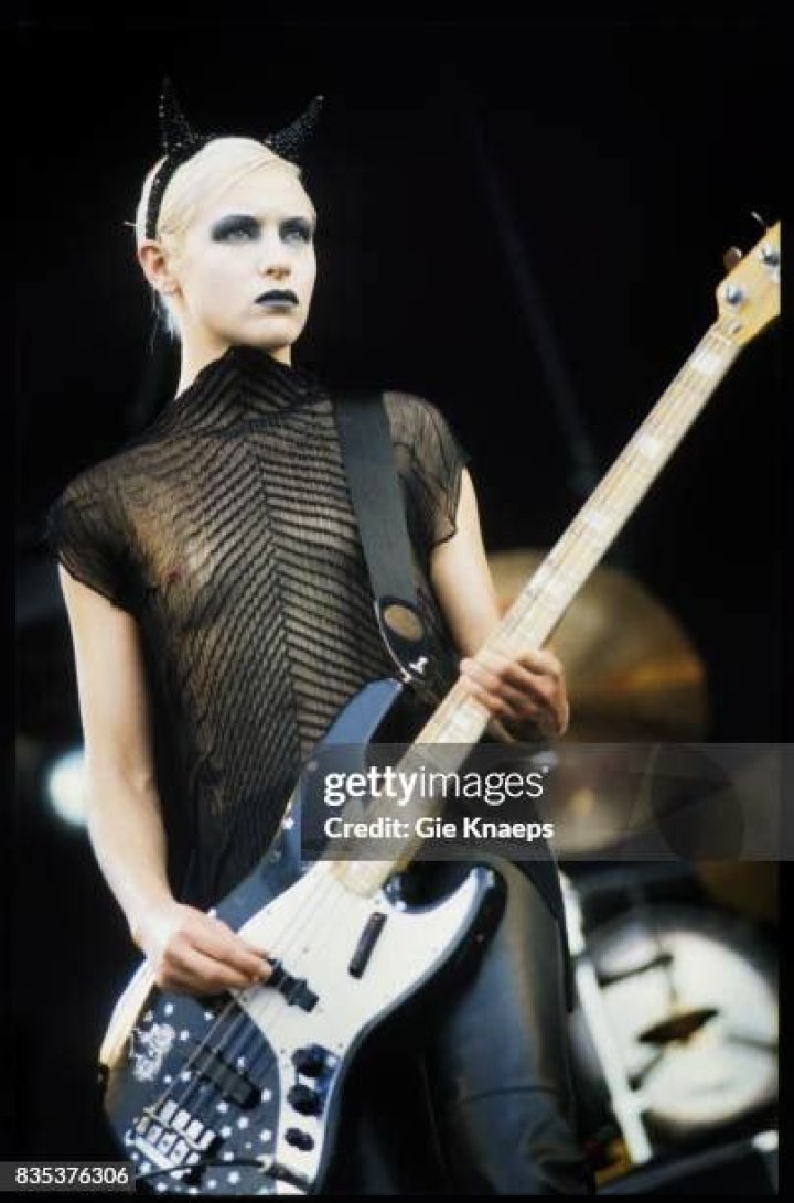 D'arcy Wretzky (Bassist) - Age, Birthday, Bio, Facts, Family, Net Worth, Height & More