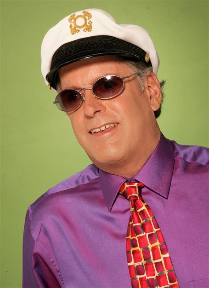 Daryl Dragon (Pop Singer) - Age, Birthday, Bio, Facts, Family, Net Worth, Height & More