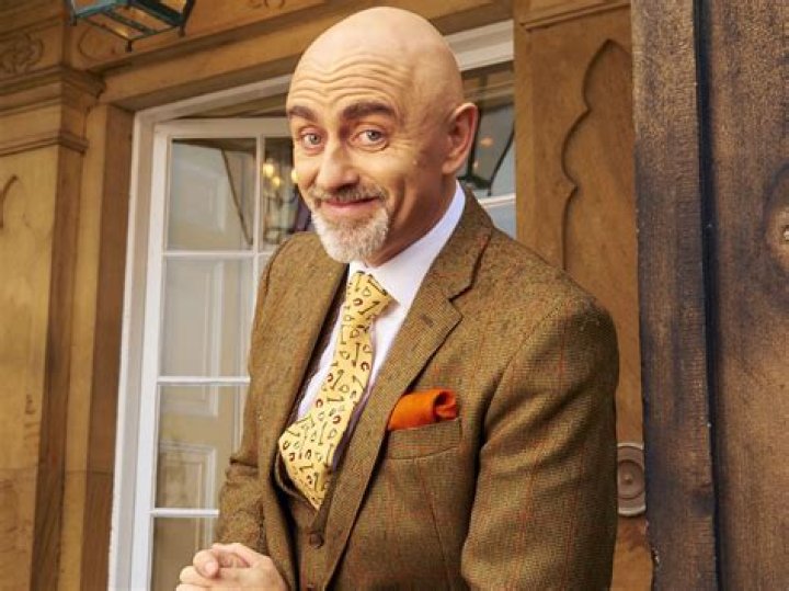 Dave Lamb (Voice Actor) - Age, Birthday, Bio, Facts, Family, Net Worth, Height & More