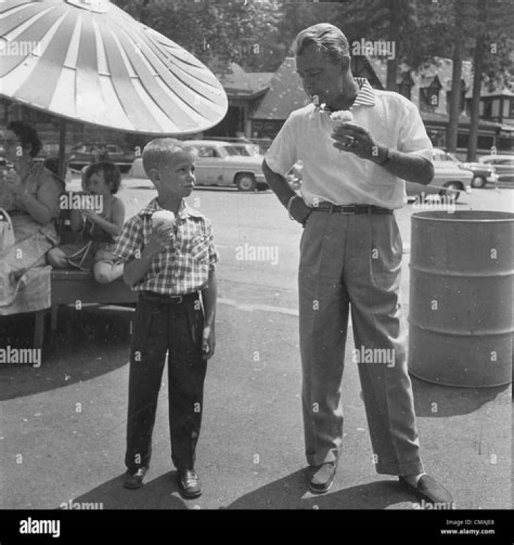 David Ladd (TV Actor) - Age, Birthday, Bio, Facts, Family, Net Worth, Height & More