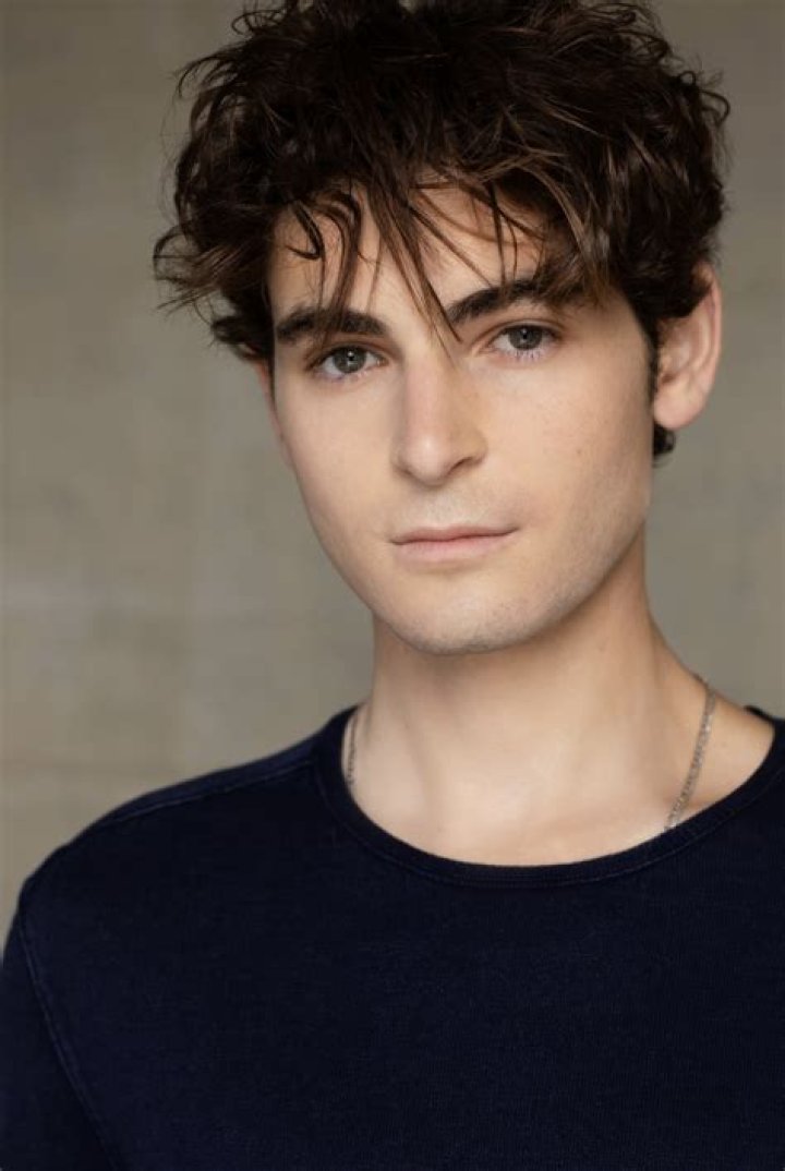 David Mazouz (TV Actor) - Age, Birthday, Bio, Facts, Family, Net Worth, Height & More