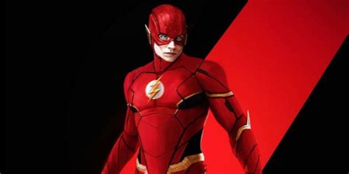 
DC: Ezra Miller Suits Up in Flash’s Comic-Accurate Costume in New Fan Edit 