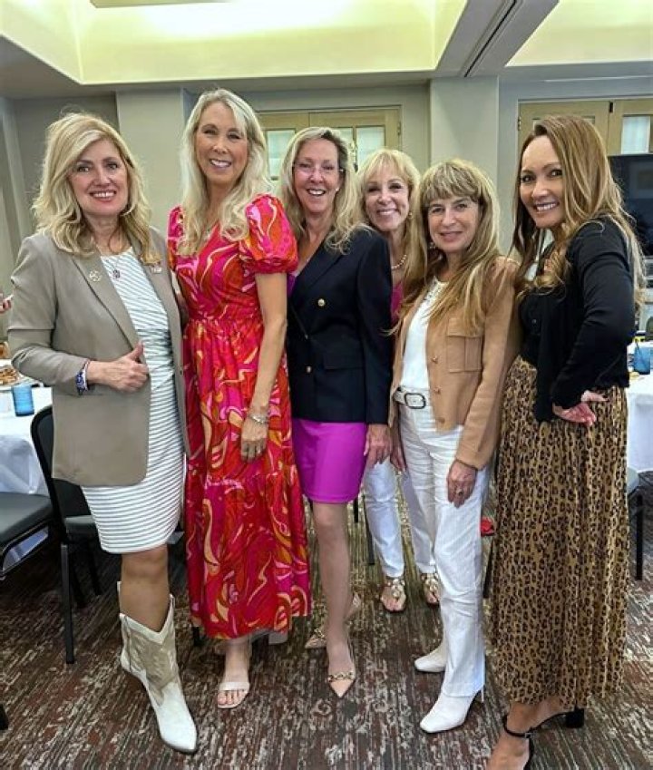 Deborah Pauly Biography, Age, Height, Husband, Net Worth, Family