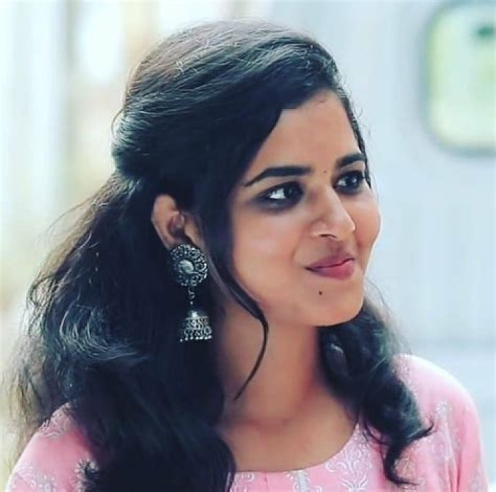 Deepa Balu Wiki - Age, Husband, Movies, Biography, Family & More