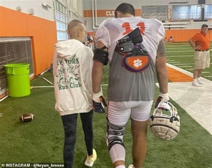 
Defensive Lineman Bryan Bresee Sister, Passed Away After Fighting From Cancer For Years 