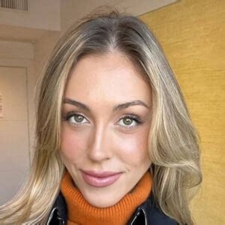 Demi Rawling (YouTube Star) - Age, Birthday, Bio, Facts, Family, Net Worth, Height & More