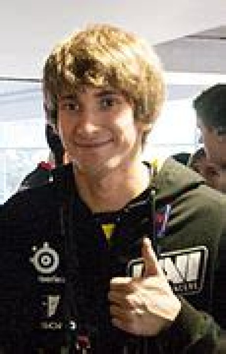 Dendi Biography, Age, Height, Wife, Net Worth, Family