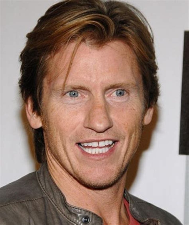 How tall is Denis Leary