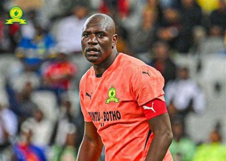 Denis Onyango Biography, Age, Height, Wife, Net Worth, Family