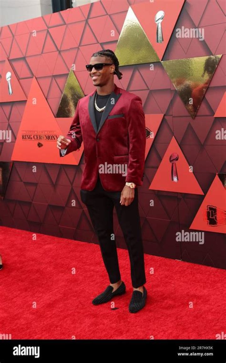 Deon Bush Biography, Age, Height, Wife, Net Worth, Family