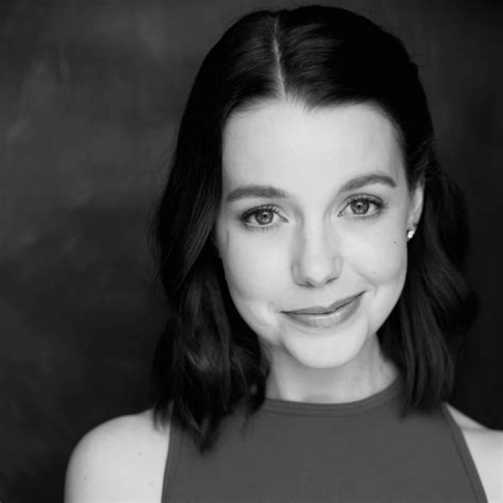 Devon Hales (TV Actress) - Age, Birthday, Bio, Facts, Family, Net Worth, Height & More