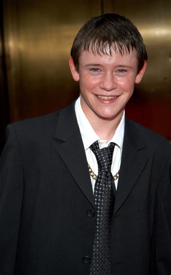 How tall is Devon Murray