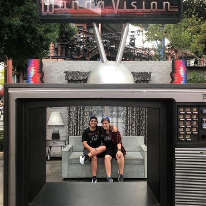 Dez The Lez (TikTok Star) - Age, Birthday, Bio, Facts, Family, Net Worth, Height & More