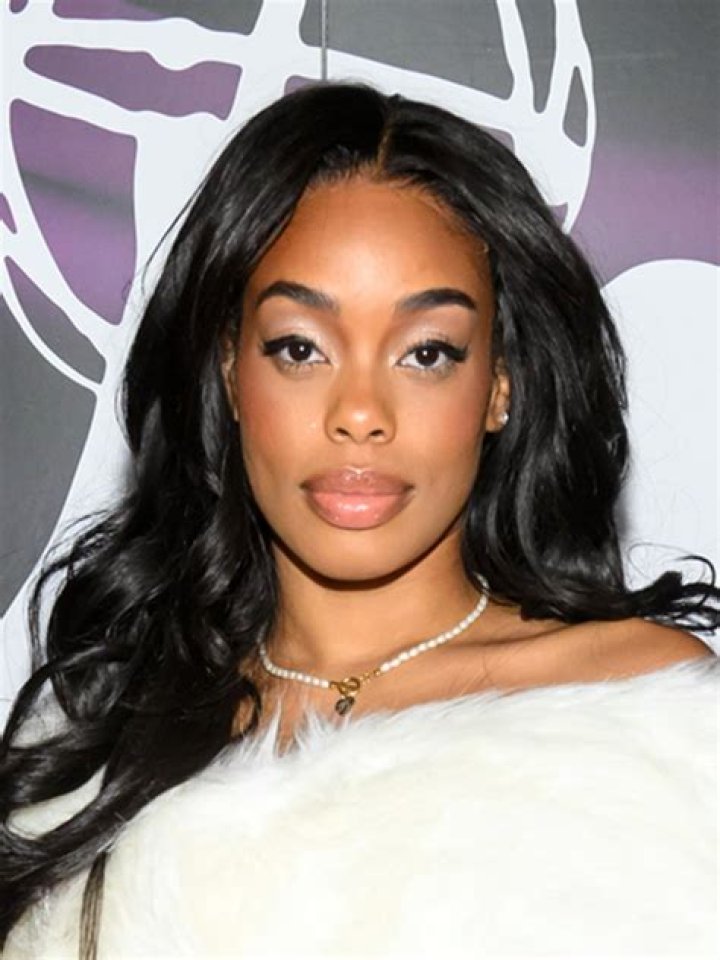 Dia Nash (TV Actress) - Age, Birthday, Bio, Facts, Family, Net Worth, Height & More