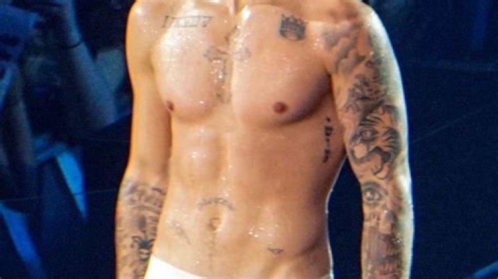 Oh No He Didn't!Did Justin Bieber Get His Nose Pierced?!