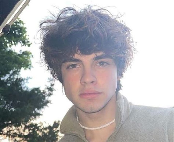 Dillon Latham (TikTok Star) - Age, Birthday, Bio, Facts, Family, Net Worth, Height & More