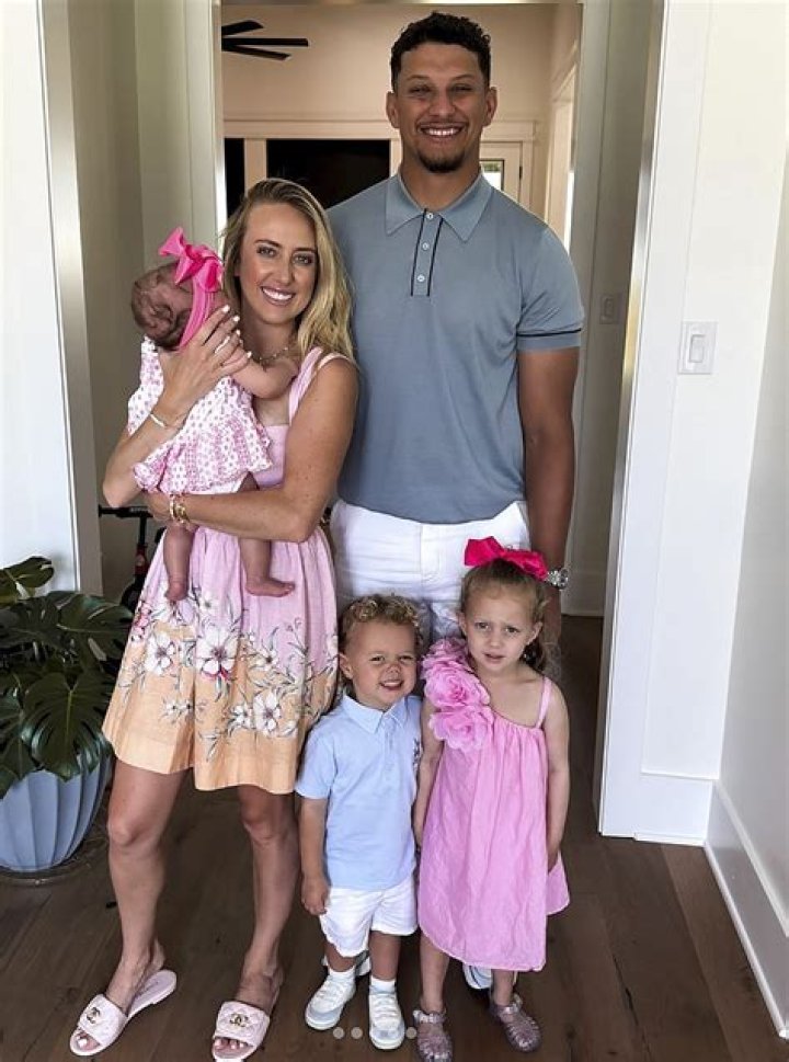 Do Patrick Mahomes and his siblings have the same dad?
