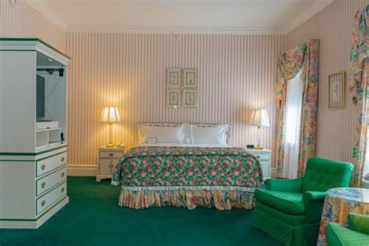 Do you tip at the Greenbrier Resort? – Celebrity.fm – #1 Official Stars, Business & People Network, Wiki, Success story, Biography & Quotes