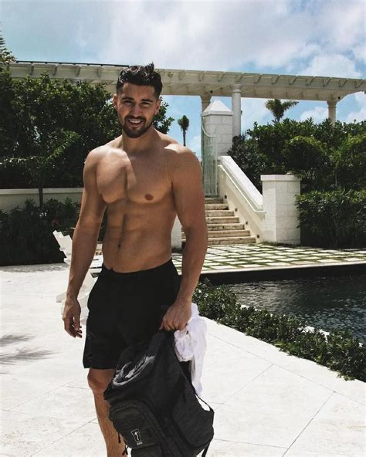 Does Jeff Wittek have a sister?