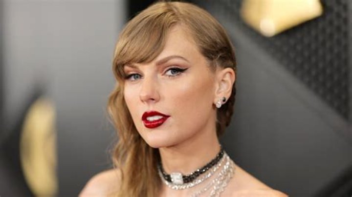 Does Taylor Swift have a retainer? – Celebrity.fm – #1 Official Stars, Business & People Network, Wiki, Success story, Biography & Quotes