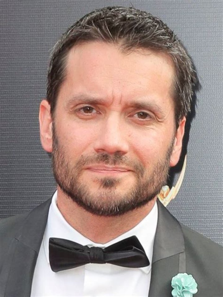 Dominic Zamprogna (TV Actor) - Age, Birthday, Bio, Facts, Family, Net Worth, Height & More