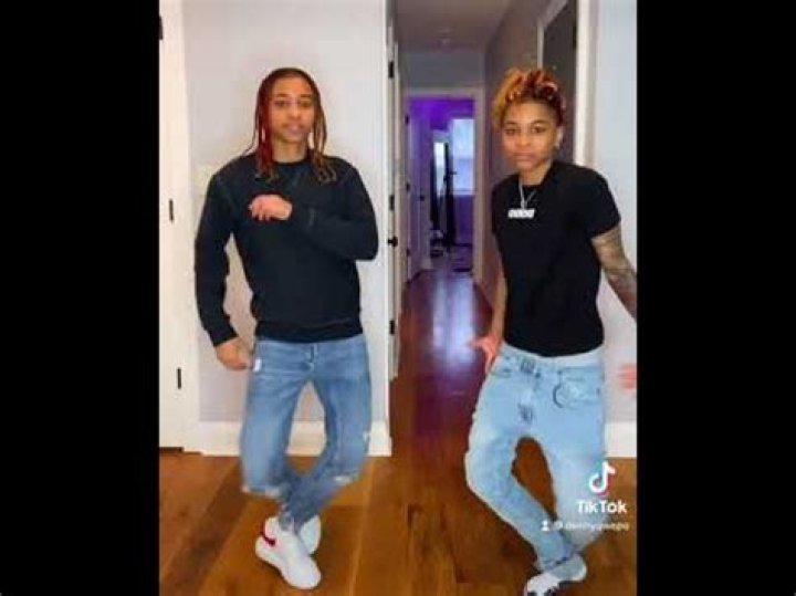 Domo Glo Twins (YouTube Star) - Age, Birthday, Bio, Facts, Family, Net Worth, Height & More