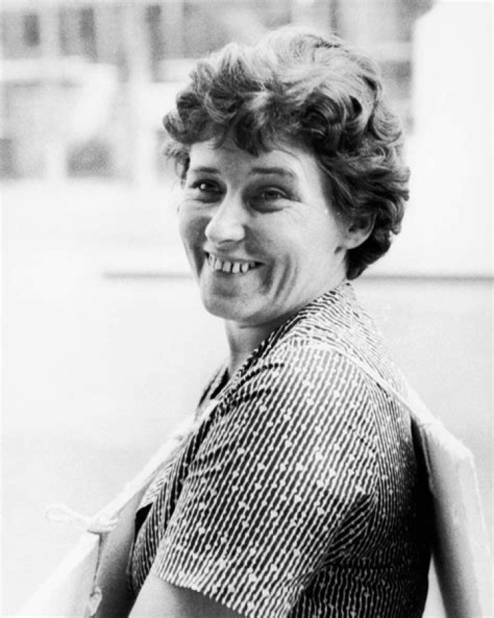 Doris Lessing (Romancier) - Alter, Geburtstag, Bio, Fakten, Familie, Vermögen, Größe & mehr