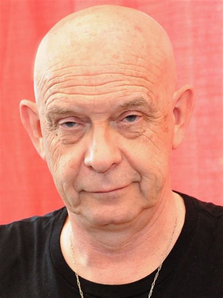 Doug Bradley (Movie Actor) - Age, Birthday, Bio, Facts, Family, Net Worth, Height & More