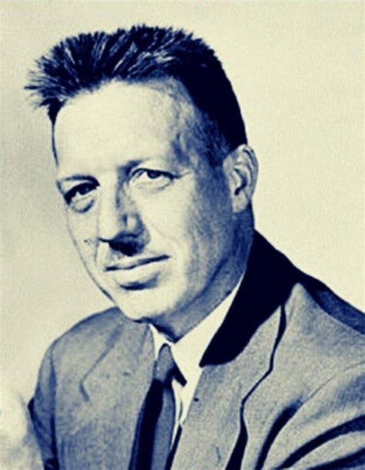 Douglas McGregor Biography, Age, Height, Wife, Net Worth and Family