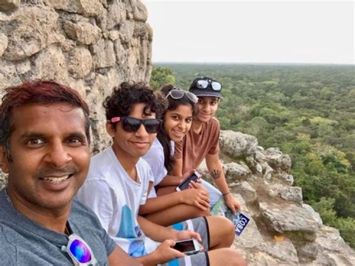 
Dr Sohrab Lutchmedial Height, Weight, Net Worth, Age, Birthday, Wikipedia, Who, Nationality, Biography 