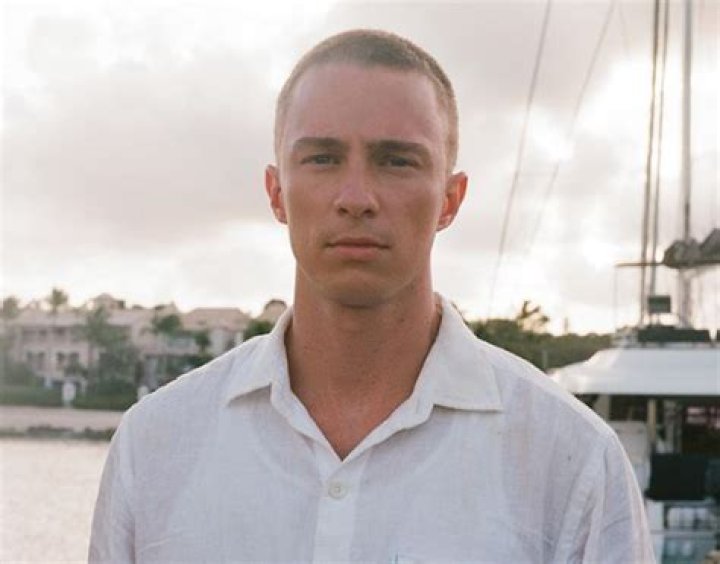 Drew Starkey (TV Actor) - Age, Birthday, Bio, Facts, Family, Net Worth, Height & More